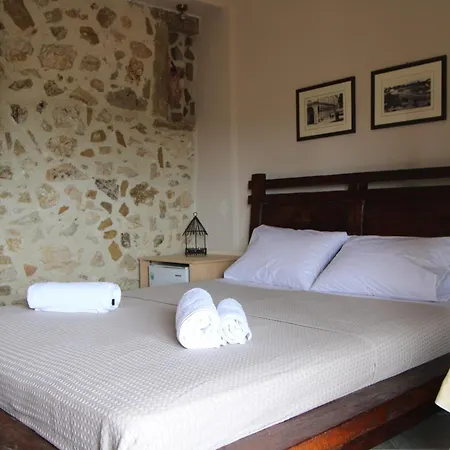 Corfu Ariandi Stone House بيت للعطل